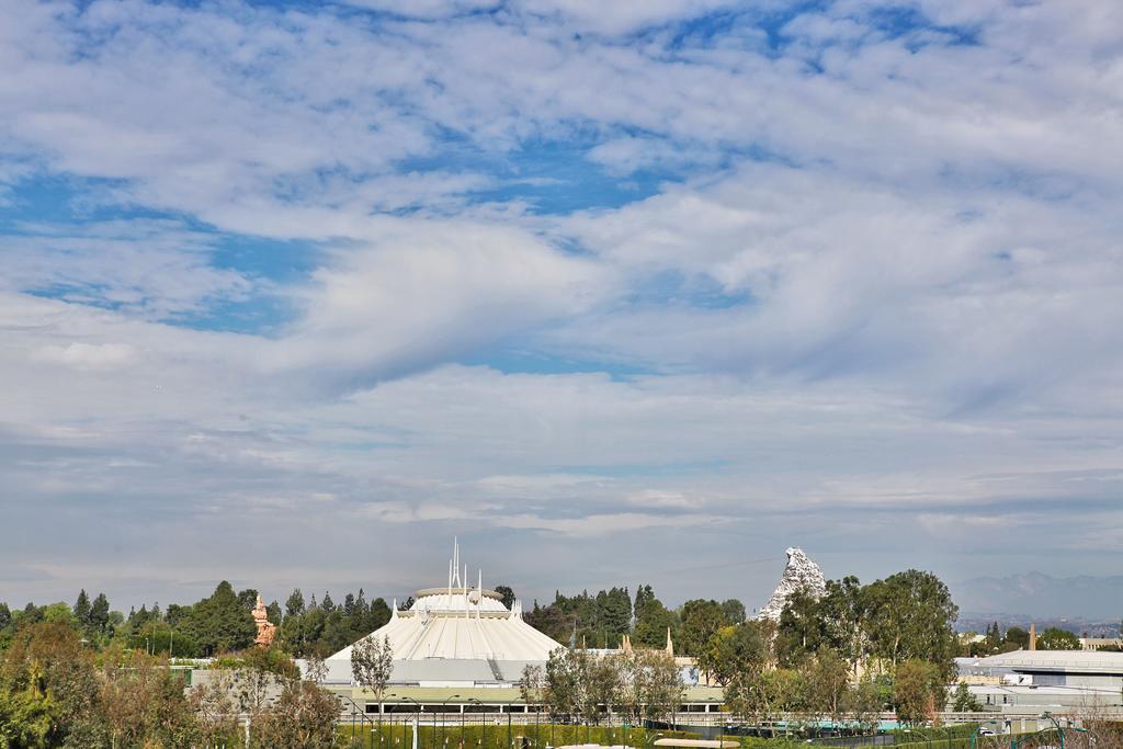 Отель Grand Legacy At The Park Анахайм Экстерьер фото